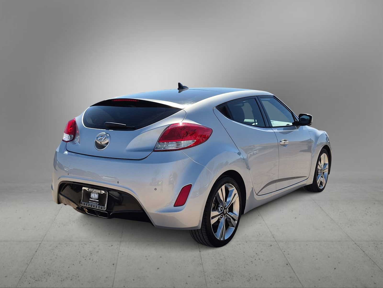 Used 2016 Hyundai Veloster w/ Option Group 03 FWD image 8