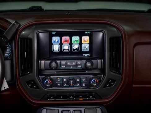 Used 2015 Chevrolet Silverado 1500 High Country w/ High Country Premium Package RWD image 15