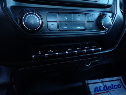 Used 2018 Chevrolet Silverado 2500 W/T AWD/4WD image 19
