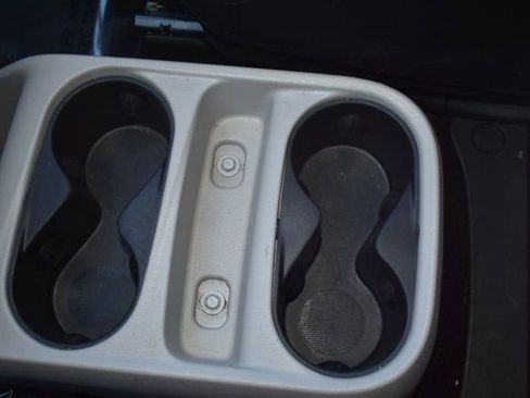 Used 2024 Chrysler Voyager LX image 30