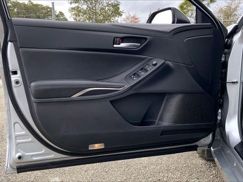 Used 2022 Toyota Avalon XSE image 21