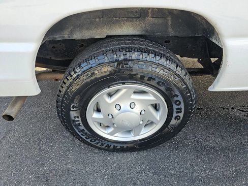 Used 2014 Ford E-250 and Econoline 250 w/ Commercial Cargo Van Package image 11