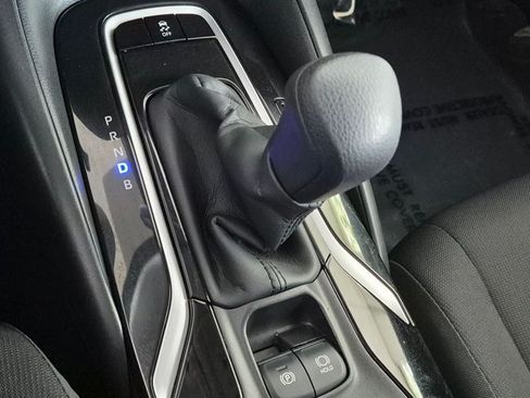 Used 2020 Toyota Corolla LE FWD image 11