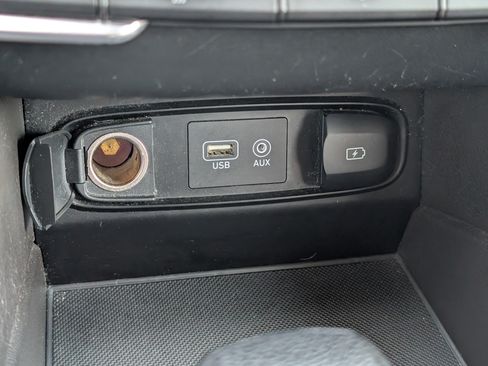 Used 2020 Hyundai Santa Fe SE AWD/4WD image 23