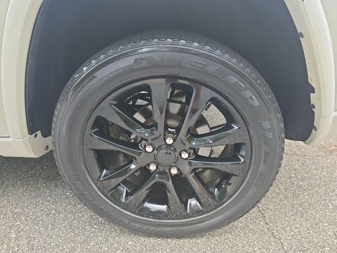 Used 2020 Jeep Grand Cherokee Altitude AWD/4WD image 35