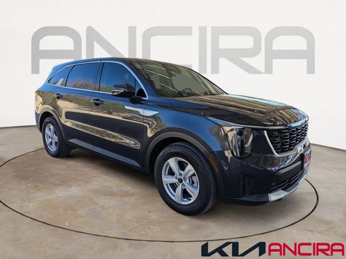 Certified 2025 Kia Sorento LX image 1