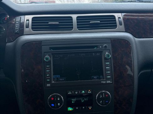 Used 2011 GMC Yukon Denali image 18