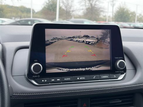 Certified 2025 Nissan Rogue S image 14