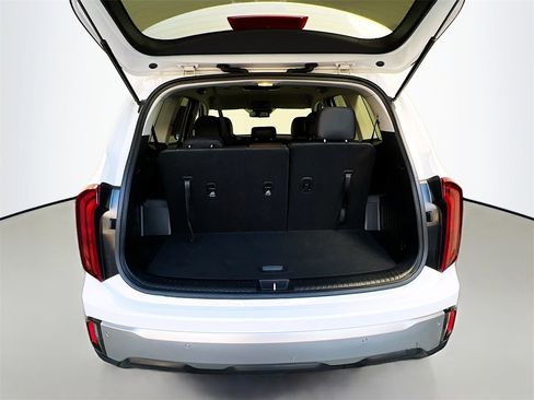 Certified 2025 Kia Telluride LX image 26
