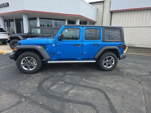 Used 2021 Jeep Wrangler Unlimited Sport image 4