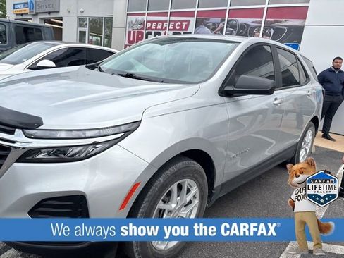 Used 2022 Chevrolet Equinox LS w/ LS Convenience Package image 2