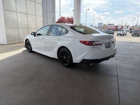 Certified 2025 Toyota Camry SE FWD image 6