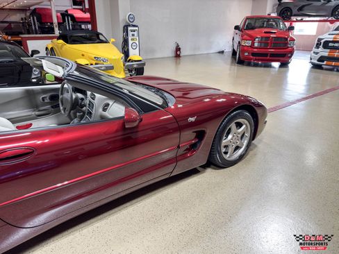 Used 2003 Chevrolet Corvette Coupe w/ Preferred Equipment Group RWD image 58