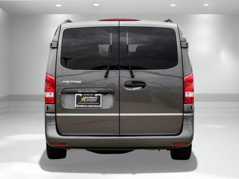 Used 2017 Mercedes-Benz Metris Passenger w/ Driver Efficiency Package image 7