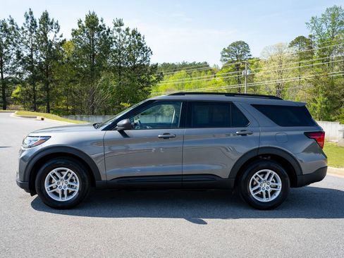 New 2026 Ford Explorer Active RWD image 5