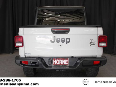 Used 2023 Jeep Gladiator Sport AWD/4WD image 15