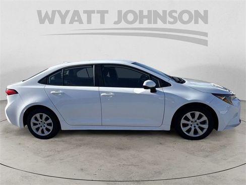 Used 2023 Toyota Corolla LE image 6