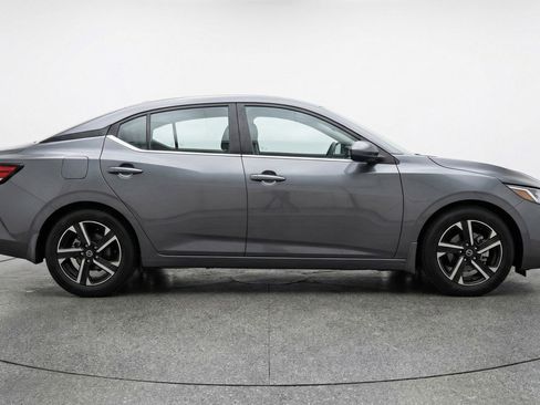 Used 2025 Nissan Sentra SV image 11