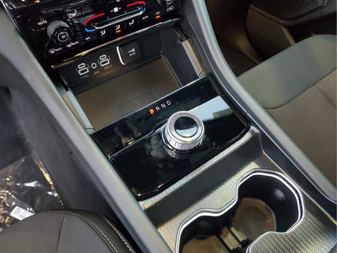 New 2025 Jeep Grand Cherokee Laredo w/ Luxury Tech Group I image 22