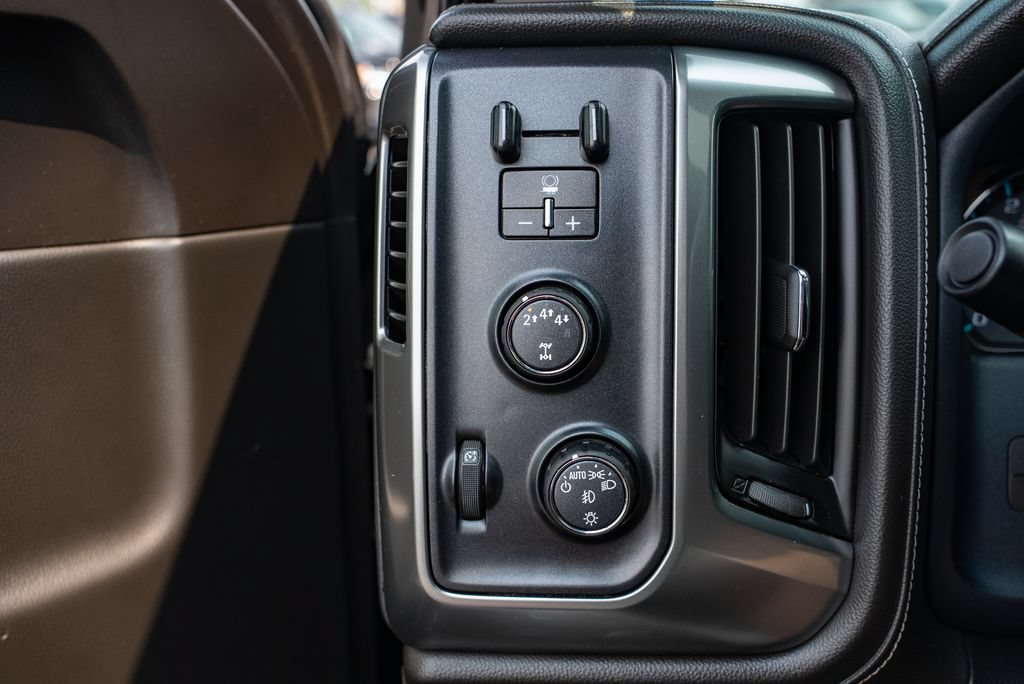 Used 2019 Chevrolet Silverado 2500 LTZ w/ Duramax Plus Package AWD/4WD image 19