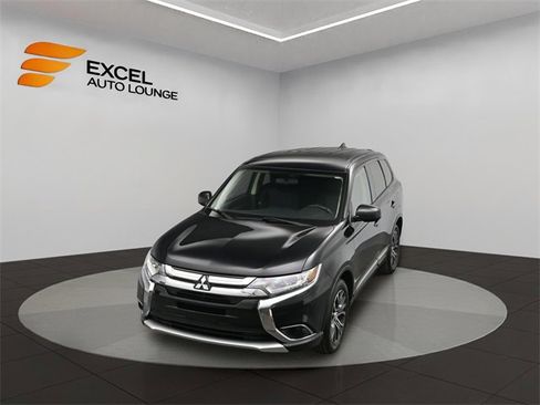 Used 2018 Mitsubishi Outlander SE image 45