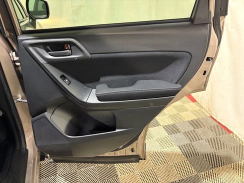 Used 2014 Subaru Forester 2.5i Premium w/ All-Weather Package image 11