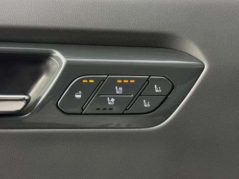 Used 2024 Kia EV9 Land image 18