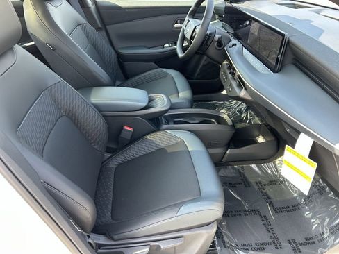 New 2026 Nissan Leaf Platinum+ w/ Cargo Package (Platinum+) image 9