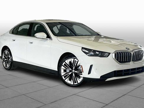 Used 2026 BMW i5 eDrive40 image 2