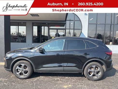 Used 2025 Ford Escape ST-Line Select AWD/4WD image 1