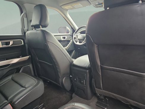 Used 2023 Ford Explorer XLT w/ Equipment Group 202A image 28