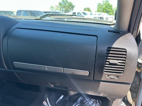 Used 2013 Chevrolet Silverado 2500 LT w/ Interior Plus Package AWD/4WD image 21