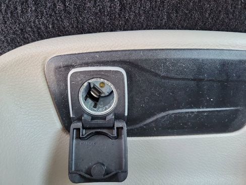 Used 2023 Chrysler Pacifica Touring-L image 30