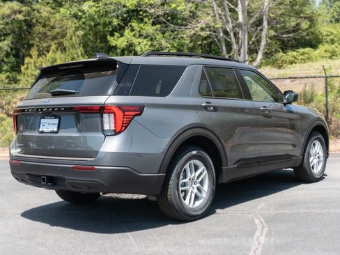 New 2026 Ford Explorer Active image 9