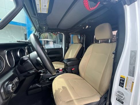 Used 2021 Jeep Gladiator Sport AWD/4WD image 8