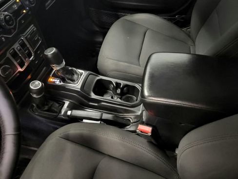 Used 2023 Jeep Gladiator Sport AWD/4WD image 21