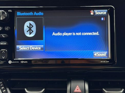 Used 2018 Toyota C-HR XLE image 16