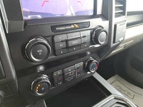 Used 2019 Ford F150 XLT w/ Equipment Group 302A Luxury AWD/4WD image 12