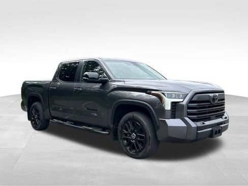 Used 2024 Toyota Tundra Limited AWD/4WD image 7