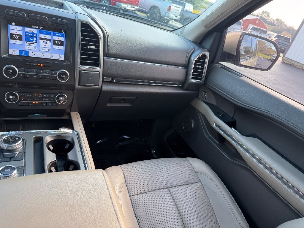 Used 2018 Ford Expedition Max XLT w/ Equipment Group 202A AWD/4WD image 28