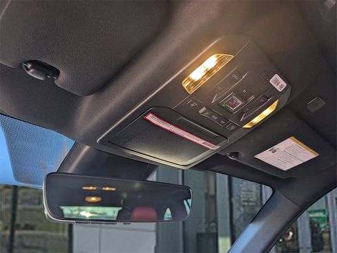 Used 2023 Toyota Highlander XSE image 32