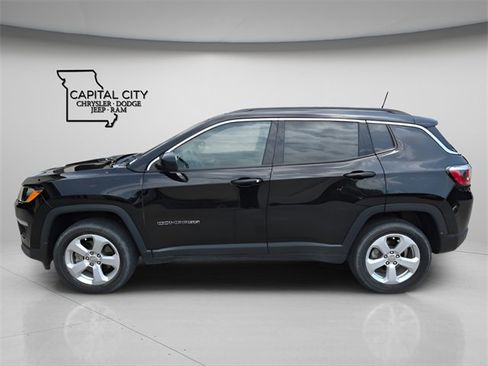 Used 2019 Jeep Compass Latitude w/ Popular Equipment Group image 4