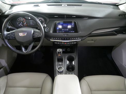 Used 2019 Cadillac XT4 Premium Luxury image 10