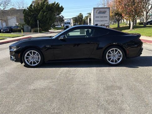 Used 2025 Ford Mustang GT Premium image 7