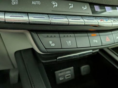 Used 2019 Cadillac XT4 Premium Luxury FWD image 9