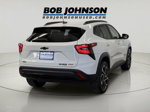 Used 2024 Chevrolet Trax RS w/ Sunroof Package FWD image 10