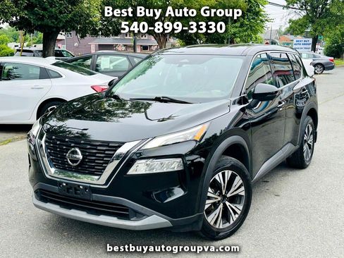 Used 2021 Nissan Rogue SV image 1