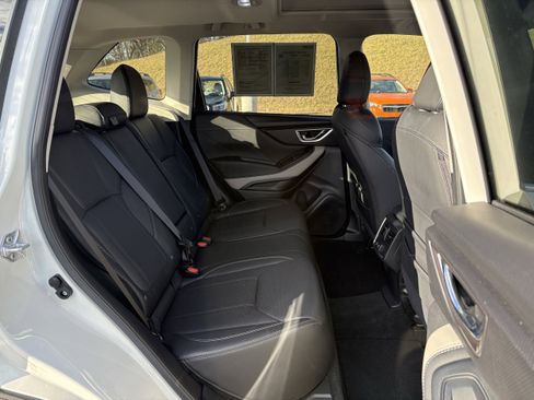 Certified 2024 Subaru Forester Limited image 32