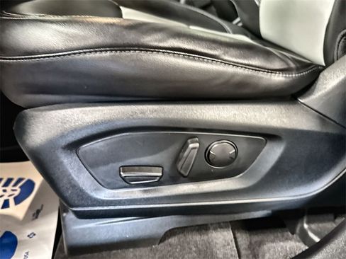 Used 2022 Ford Explorer XLT w/ Equipment Group 202A image 13