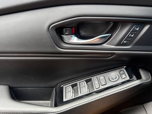 Used 2023 Honda Accord Touring image 10